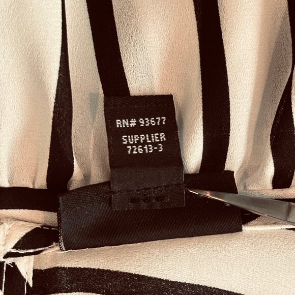 Chic Striped Ruffle Hem Blouse | Long Sleeve Flowy Top | Size Large - Picture 7 of 10